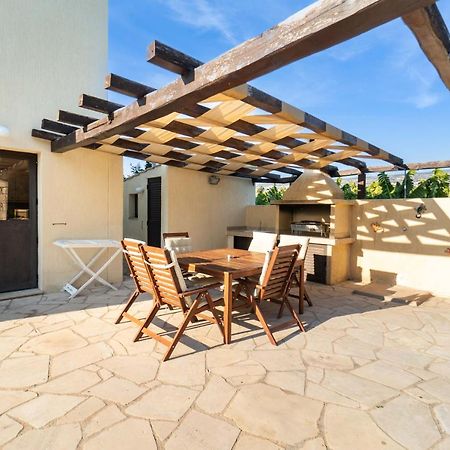 Villa Camelot By Ezoria Villas Golful Coralilor Exterior foto