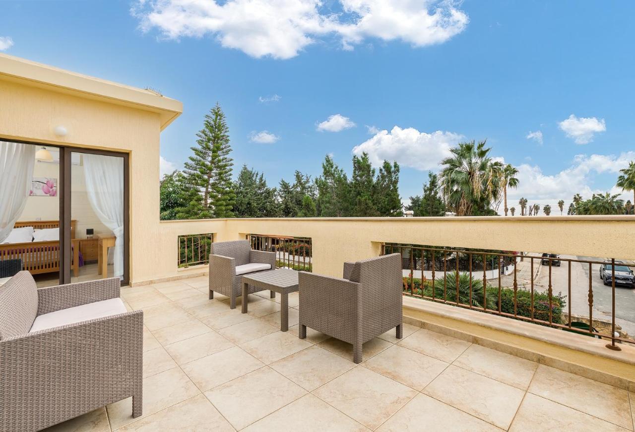 Villa Camelot By Ezoria Villas Golful Coralilor Exterior foto
