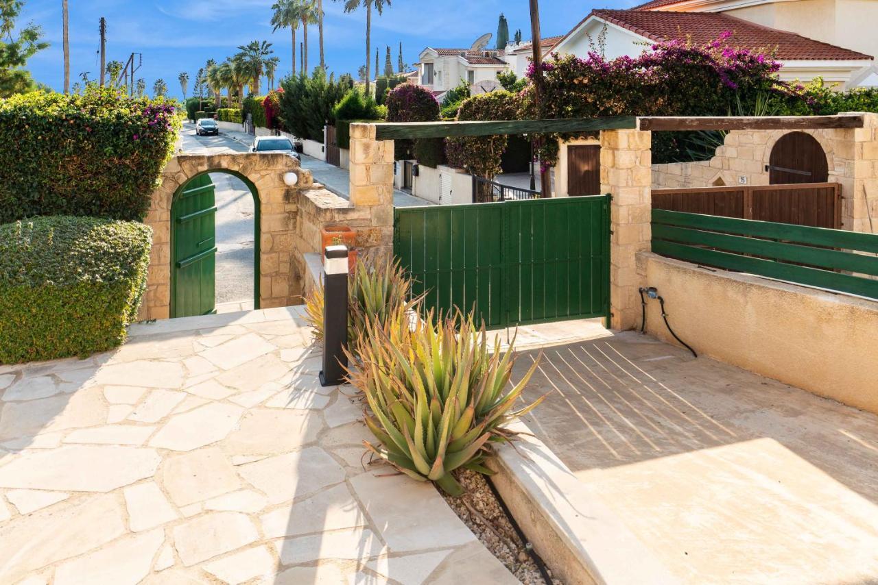 Villa Camelot By Ezoria Villas Golful Coralilor Exterior foto